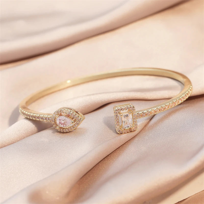 Geometric Elegance Gold Cuff Bangles™